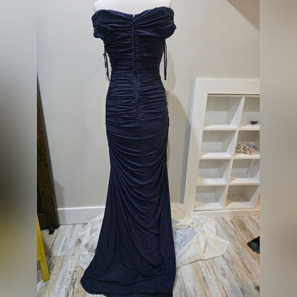 La Femme 30363 Long Ruched Gown with Off the Shoulder Top NWOT Size 8 Navy Blue - Picture 4 of 5